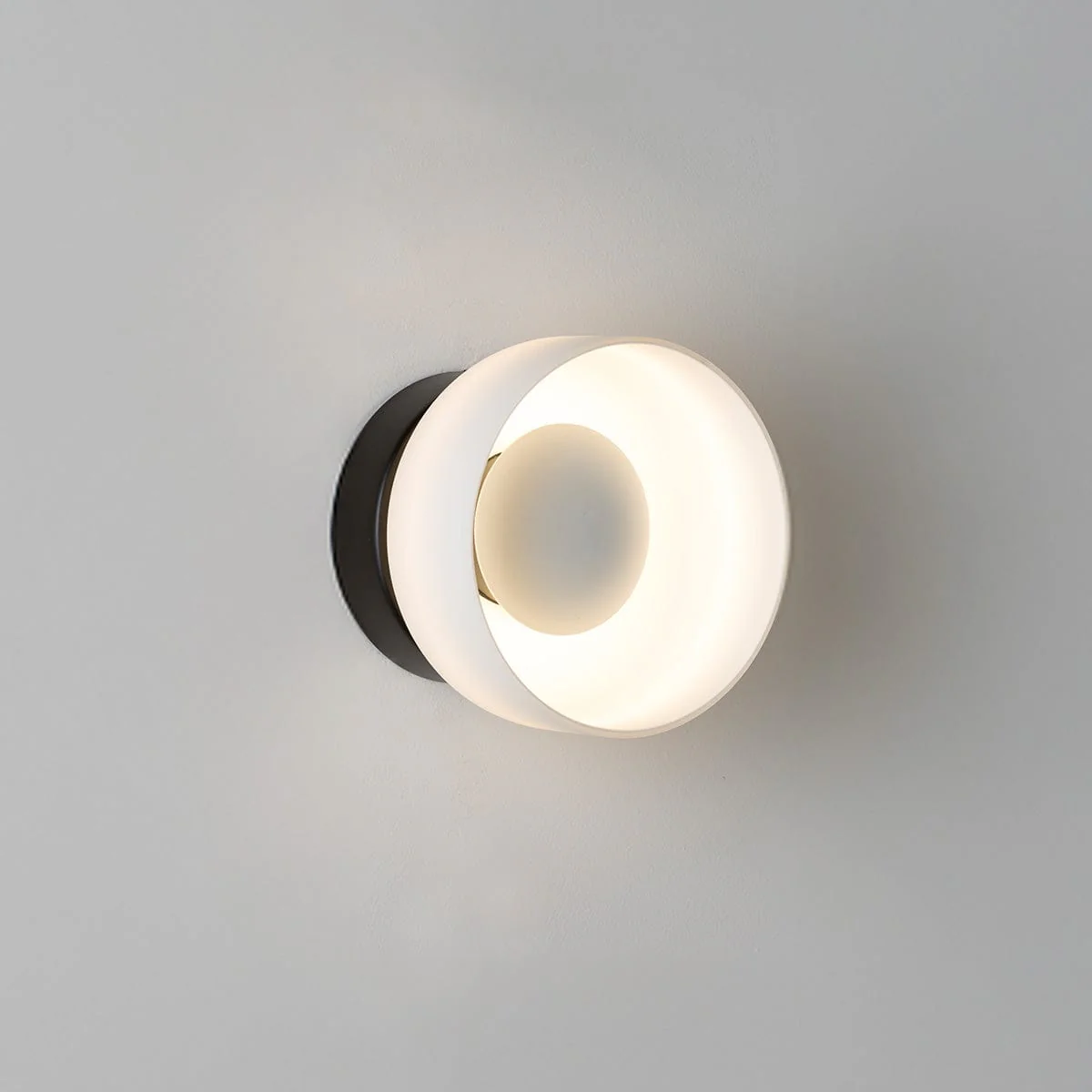 AURA GLASS LED WALL LIGHT - Image 6